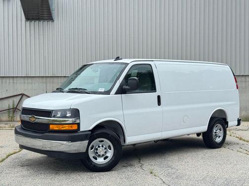 2025 Chevrolet Express 2500 RWD 2500 Regular Wheelbase WT