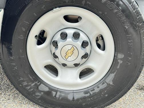 2025 Chevrolet Express 2500 RWD 2500 Regular Wheelbase WT