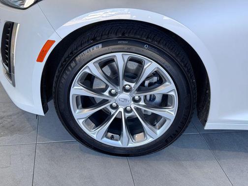 2022 Cadillac CT5 Premium Luxury