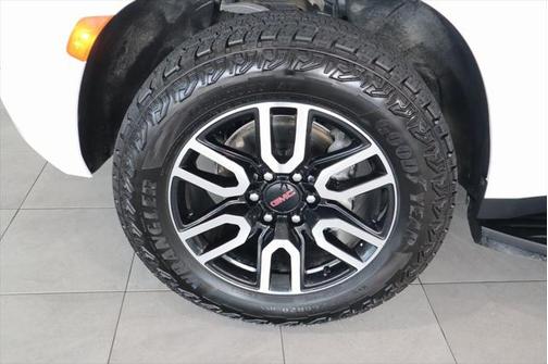 2023 GMC Yukon XL 4WD AT4