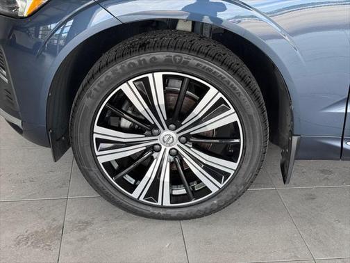 2022 Volvo XC60 B5 Inscription
