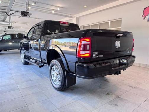 2022 RAM 2500 Laramie Crew Cab 4x4 6'4' Box