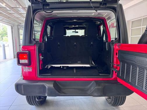 2020 Jeep Wrangler Unlimited Willys 4X4