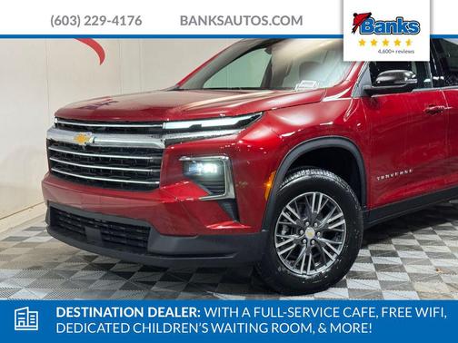 Radiant Red Tintcoat 2026 Chevrolet Traverse LT