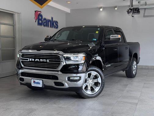 Diamond Black Crystal Pearlcoat 2024 RAM 1500 Laramie