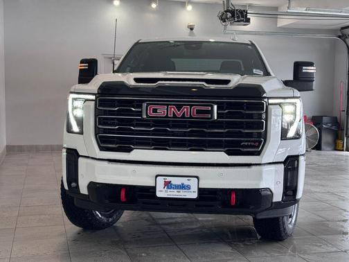Summit White 2025 GMC Sierra 2500 AT4