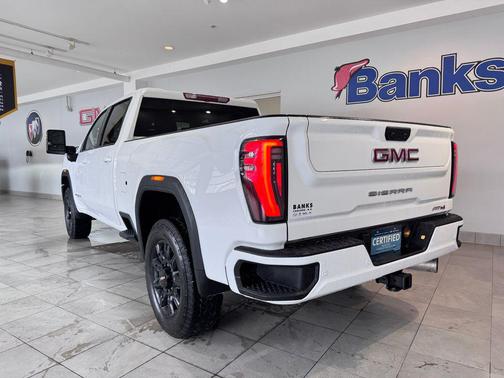 Summit White 2025 GMC Sierra 2500 AT4