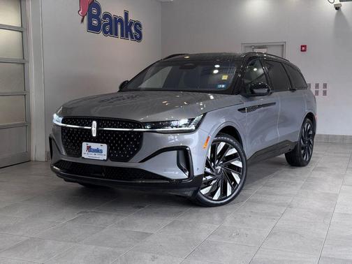 Lustrous Gray Metallic Clearcoat 2024 Lincoln Nautilus Reserve