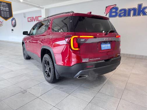 2023 GMC Acadia AWD AT4