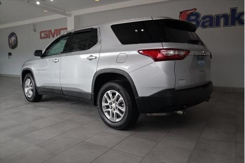 Silver Ice Metallic 2020 Chevrolet Traverse LS