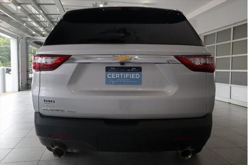 Silver Ice Metallic 2020 Chevrolet Traverse LS