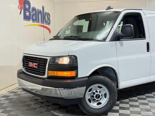 2025 GMC Savana 2500 Work Van