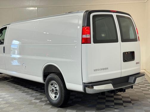 2025 GMC Savana 2500 Work Van