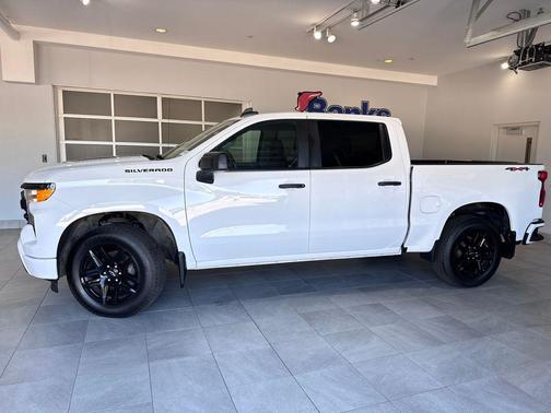 2023 Chevrolet Silverado 1500 Custom