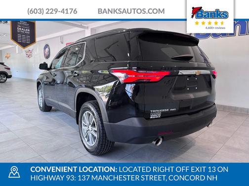 Mosaic Black Metallic 2023 Chevrolet Traverse LT Cloth