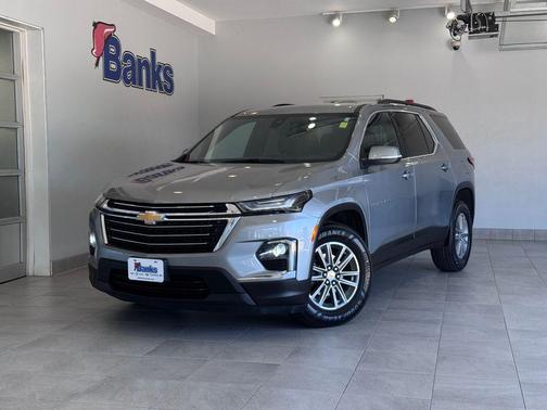 Sterling Gray Metallic 2023 Chevrolet Traverse LT Cloth