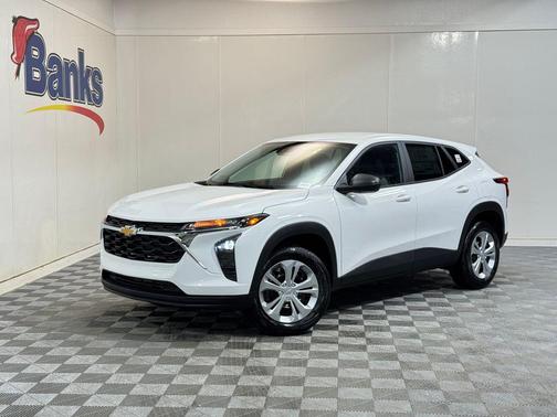 2025 Chevrolet Trax LS