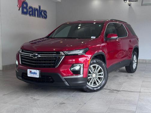 Radiant Red Tintcoat 2023 Chevrolet Traverse LT Leather