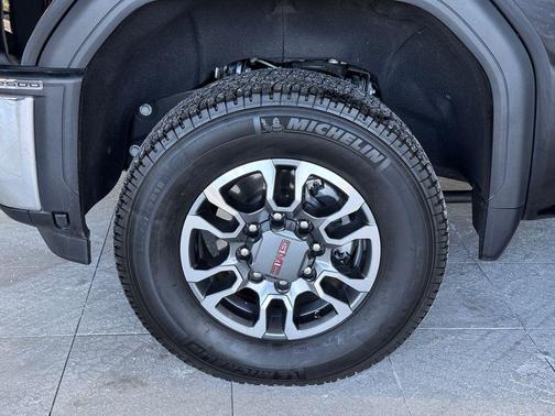 2025 GMC Sierra 2500 SLT