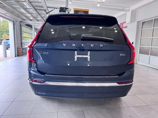 2025 Volvo XC90 B6 Ultra