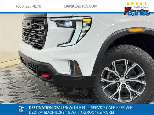 2025 GMC Acadia AWD AT4