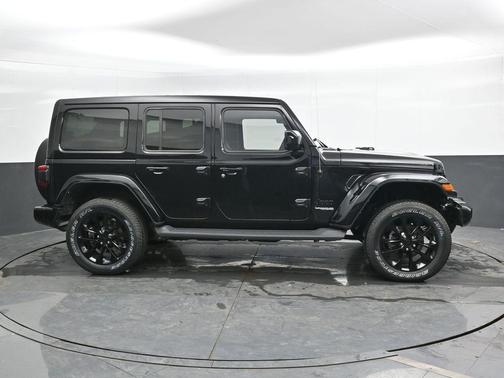 2021 Jeep Wrangler Unlimited Sahara Altitude