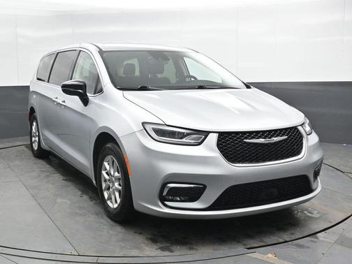 Silver Mist Clearcoat 2024 Chrysler Pacifica Touring-L