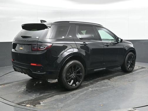 Santorini Black 2025 Land Rover Discovery Sport Dynamic SE