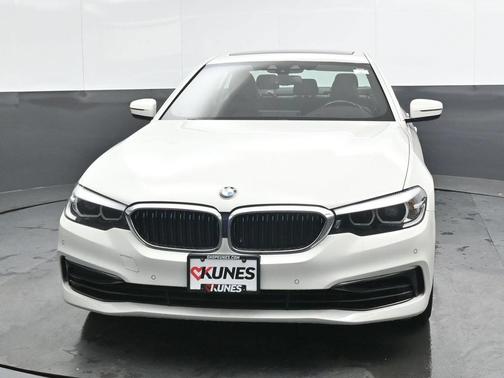 Alpine White 2019 BMW 530e xDrive iPerformance