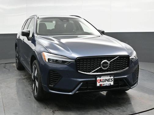 2025 Volvo XC60 Plug-In Hybrid T8 Plus