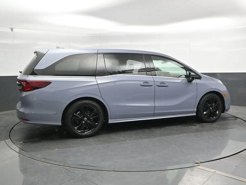 Sonic Gray Pearl 2023 Honda Odyssey Sport