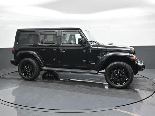 2021 Jeep Wrangler Unlimited Sahara Altitude