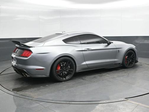 2022 Ford Shelby GT500 Base