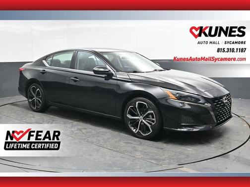 Black 2025 Nissan Altima SR