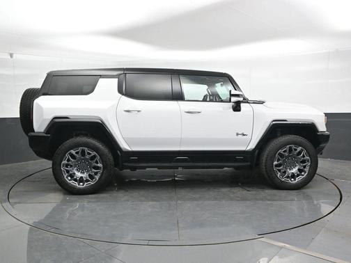 White 2025 GMC HUMMER EV SUV 3X