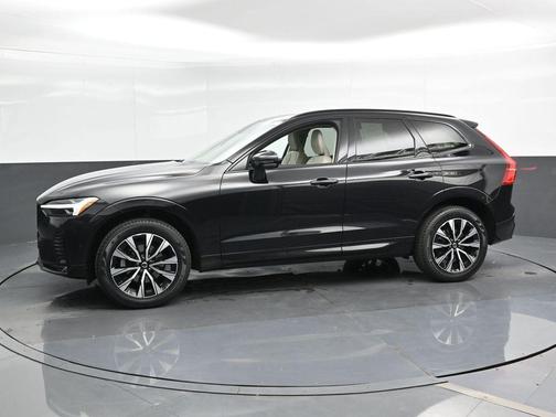 2023 Volvo XC60 B5 Plus Dark Theme