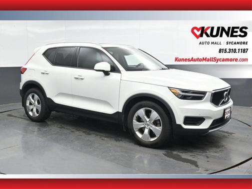 2020 Volvo XC40 T5 Momentum