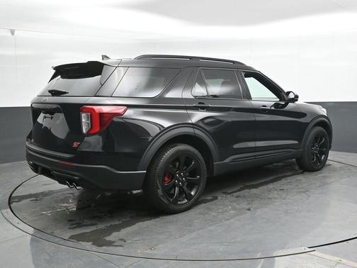 Black Metallic 2023 Ford Explorer ST