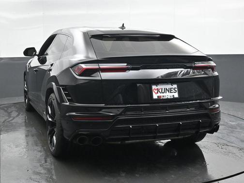 2024 Lamborghini Urus S