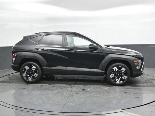 Abyss Black Pearl 2024 Hyundai KONA SEL