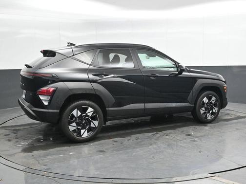 Abyss Black Pearl 2024 Hyundai KONA SEL