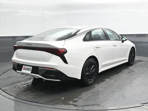 Snow White Pearl 2025 Kia K5 LXS