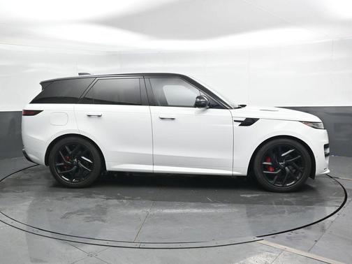 Fuji White 2024 Land Rover Range Rover Sport Dynamic SE