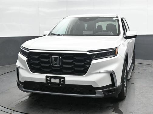 Platinum White Pearl 2023 Honda Pilot EX-L 7-Passenger