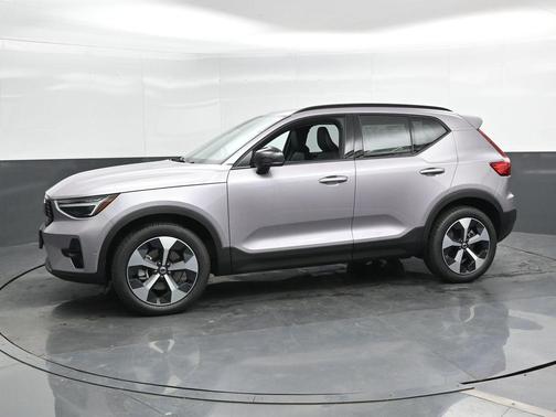 2026 Volvo XC40 B5 Plus