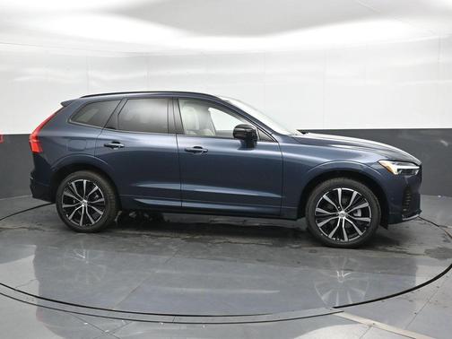 2025 Volvo XC60 B5 Plus