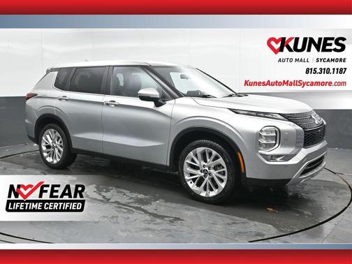 2024 Mitsubishi Outlander SE