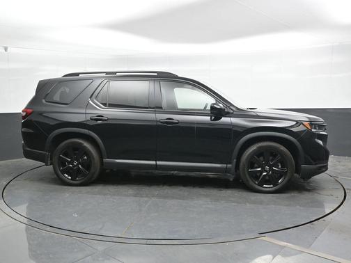 Crystal Black Pearl 2023 Honda Pilot Elite
