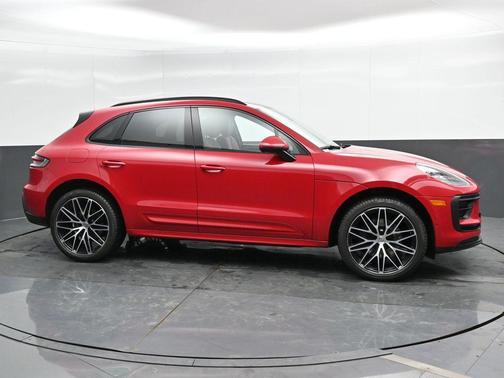 2022 Porsche Macan Base