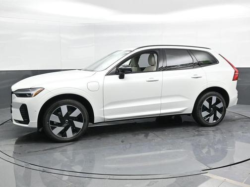 2025 Volvo XC60 Plug-In Hybrid T8 Plus